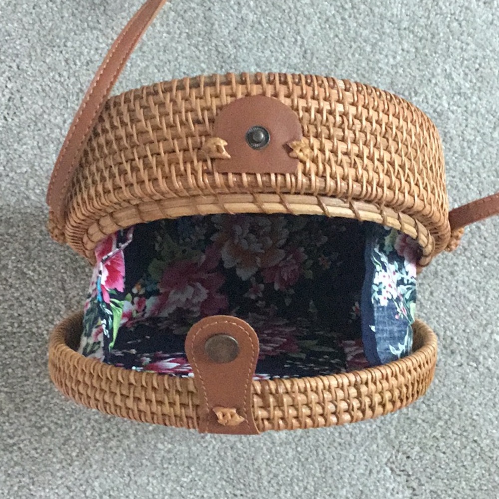 Rattan purse - Picture 2 of 3